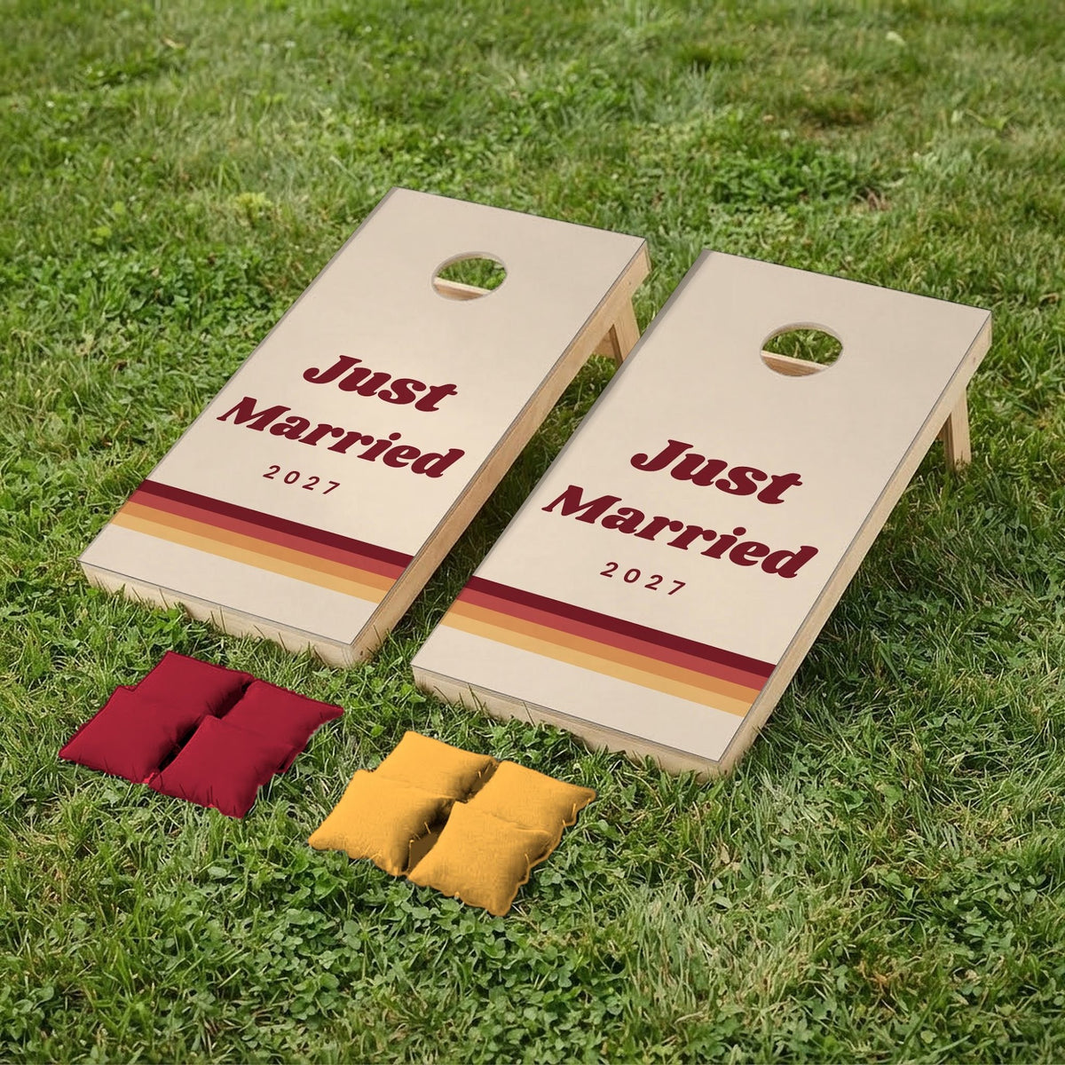 Cornholeset bruiloft Just Married retro op gras