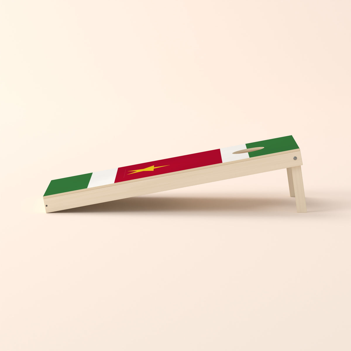 Cornholebord Surinaamse vlag, zijaanzicht