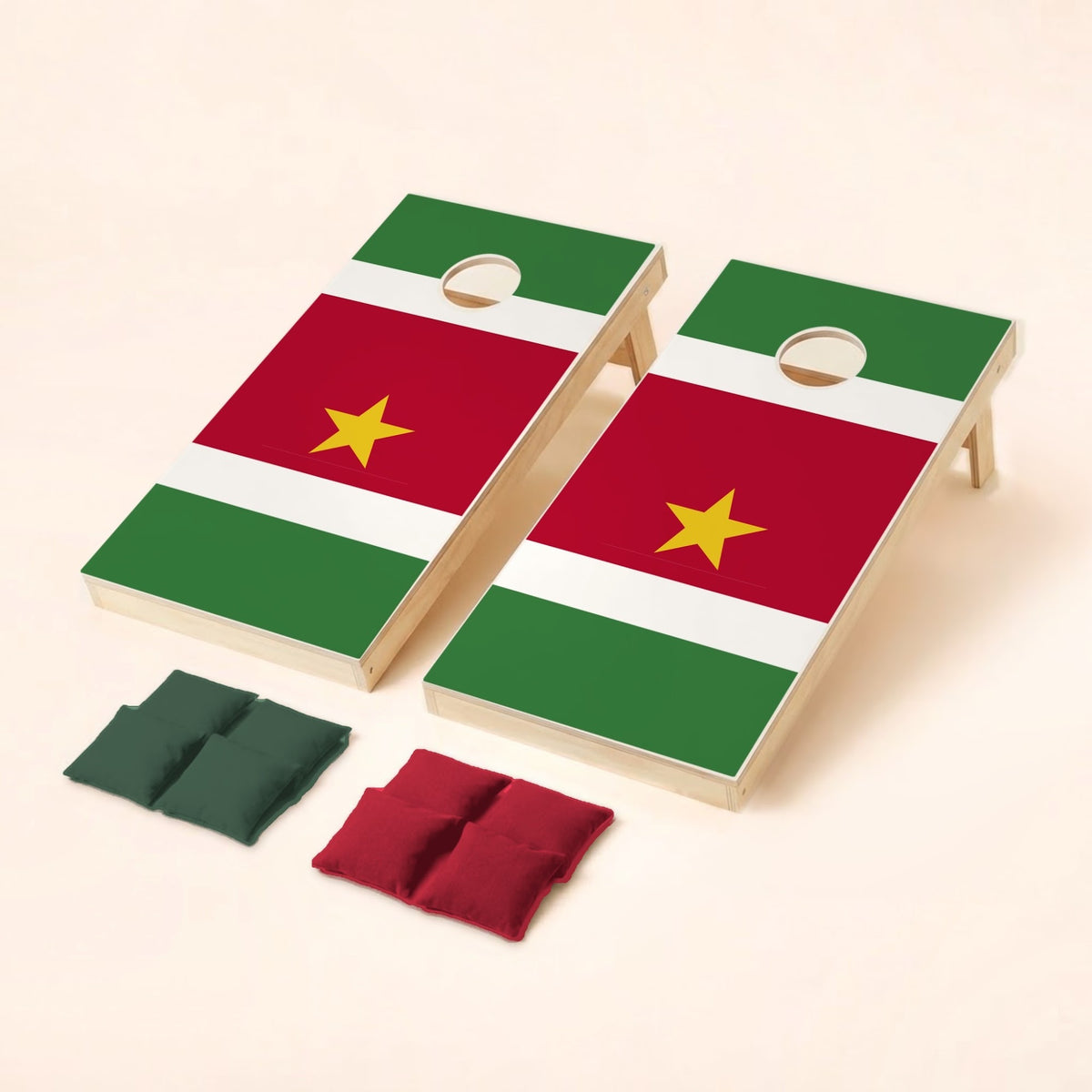 Cornholeset met Surinaamse vlag