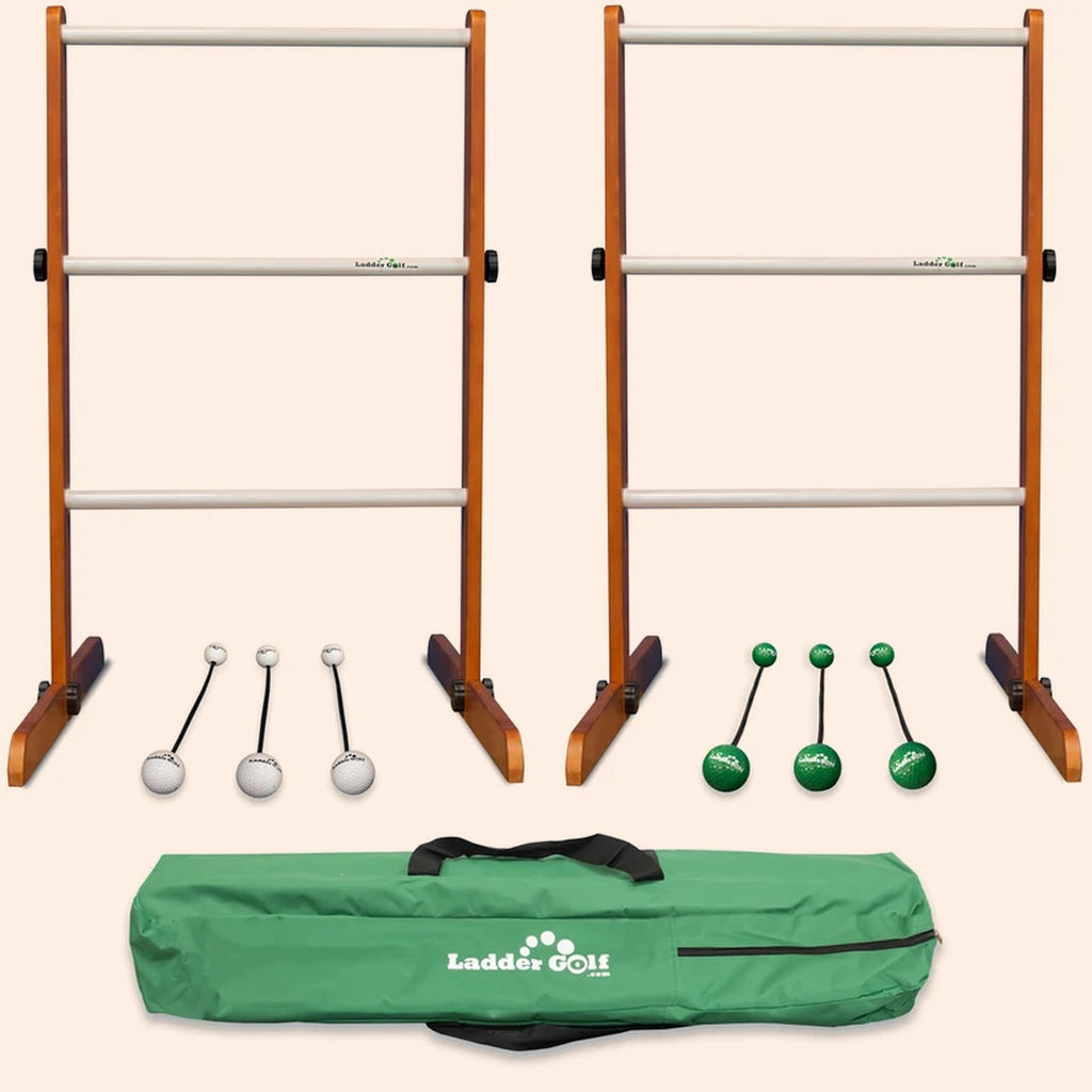 Houten laddergolf ladders op het gras